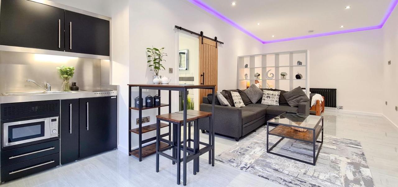 The Studio, Luxury Modern Apartment In The South Hams, Stunning Walks On The Doorstep, A 20 Minute Drive To The Beautiful Sandy Beaches, Quiet Courtyard Setting, Shops, Bars And Restaurants A Short Walk Away! أيفي بريدج المظهر الخارجي الصورة