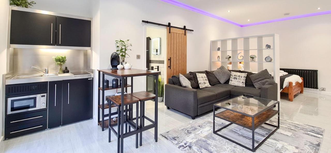 The Studio, Luxury Modern Apartment In The South Hams, Stunning Walks On The Doorstep, A 20 Minute Drive To The Beautiful Sandy Beaches, Quiet Courtyard Setting, Shops, Bars And Restaurants A Short Walk Away! أيفي بريدج المظهر الخارجي الصورة