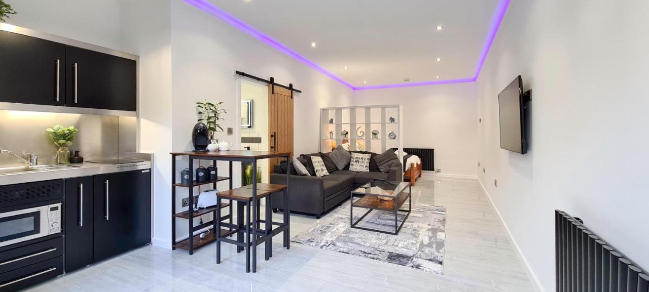 The Studio, Luxury Modern Apartment In The South Hams, Stunning Walks On The Doorstep, A 20 Minute Drive To The Beautiful Sandy Beaches, Quiet Courtyard Setting, Shops, Bars And Restaurants A Short Walk Away! أيفي بريدج المظهر الخارجي الصورة