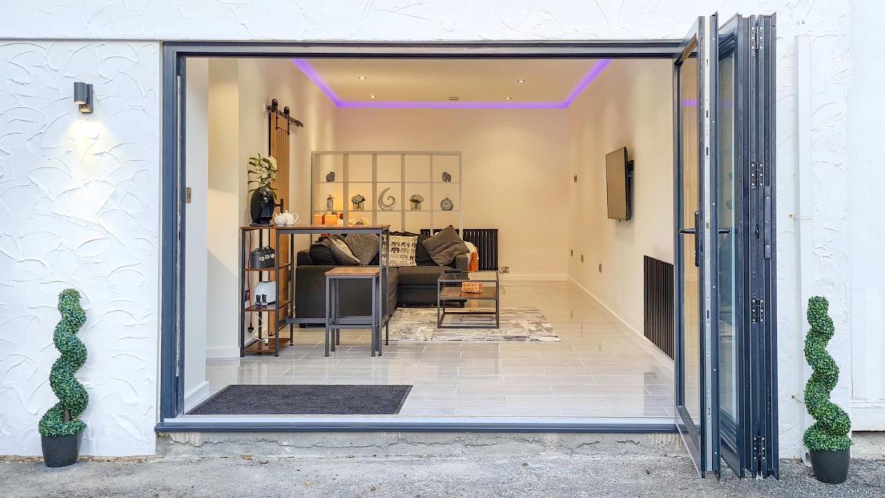 The Studio, Luxury Modern Apartment In The South Hams, Stunning Walks On The Doorstep, A 20 Minute Drive To The Beautiful Sandy Beaches, Quiet Courtyard Setting, Shops, Bars And Restaurants A Short Walk Away! أيفي بريدج المظهر الخارجي الصورة